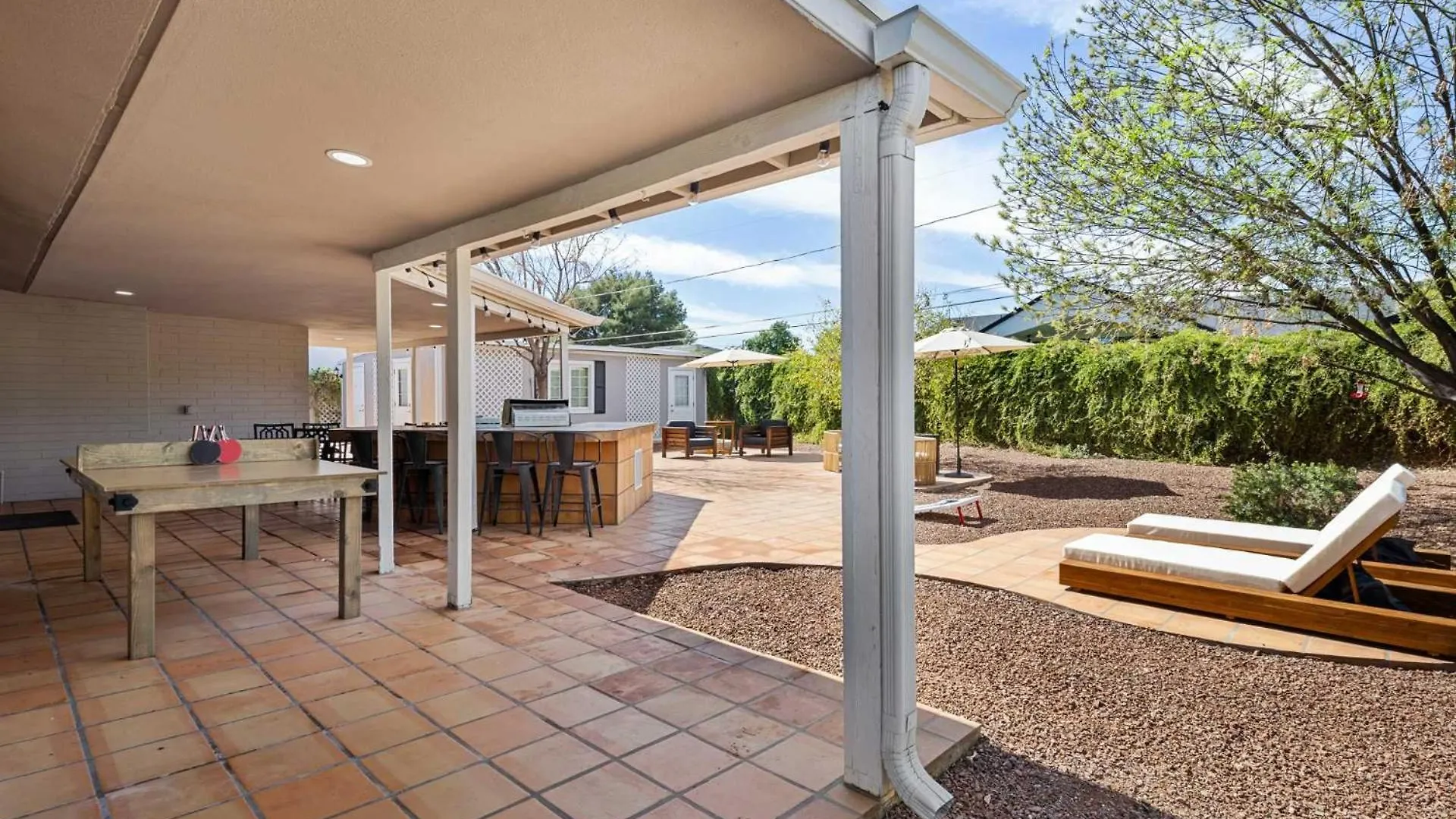 Royal Modern -Stylish Home with Casita and Grille Phoenix 0*,