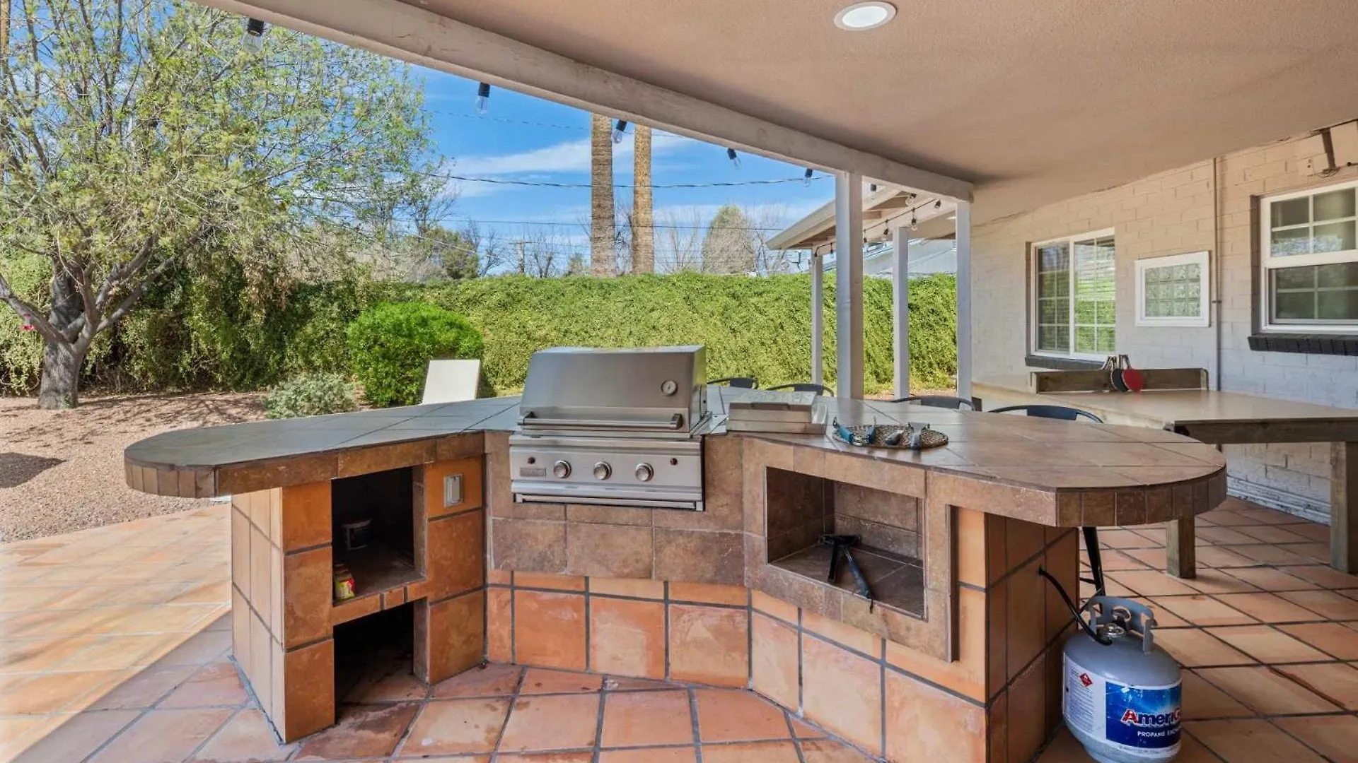 Royal Modern -Stylish Home with Casita and Grille Phoenix 0*,