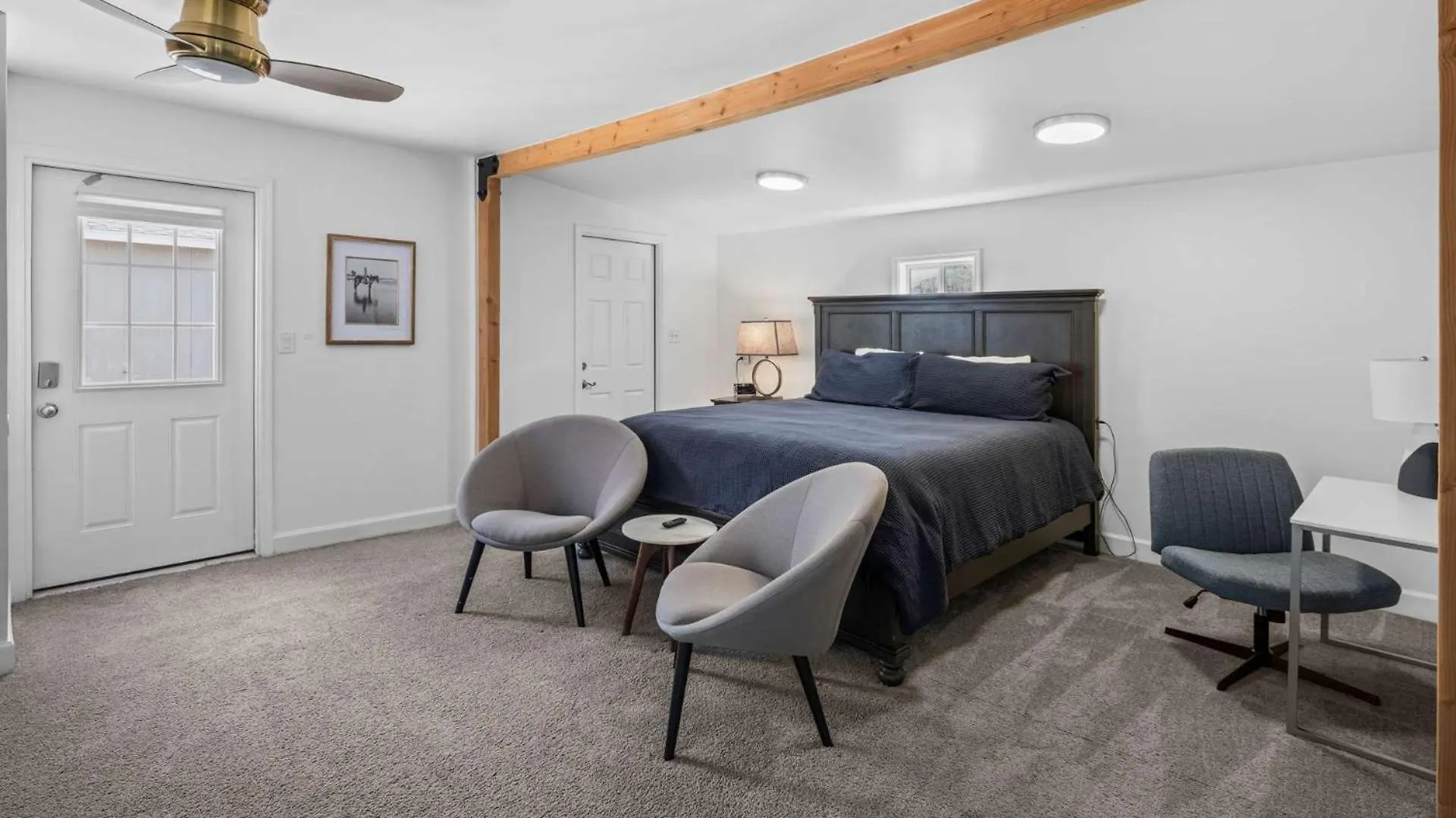 Royal Modern -Stylish Home with Casita and Grille Phoenix Holiday home