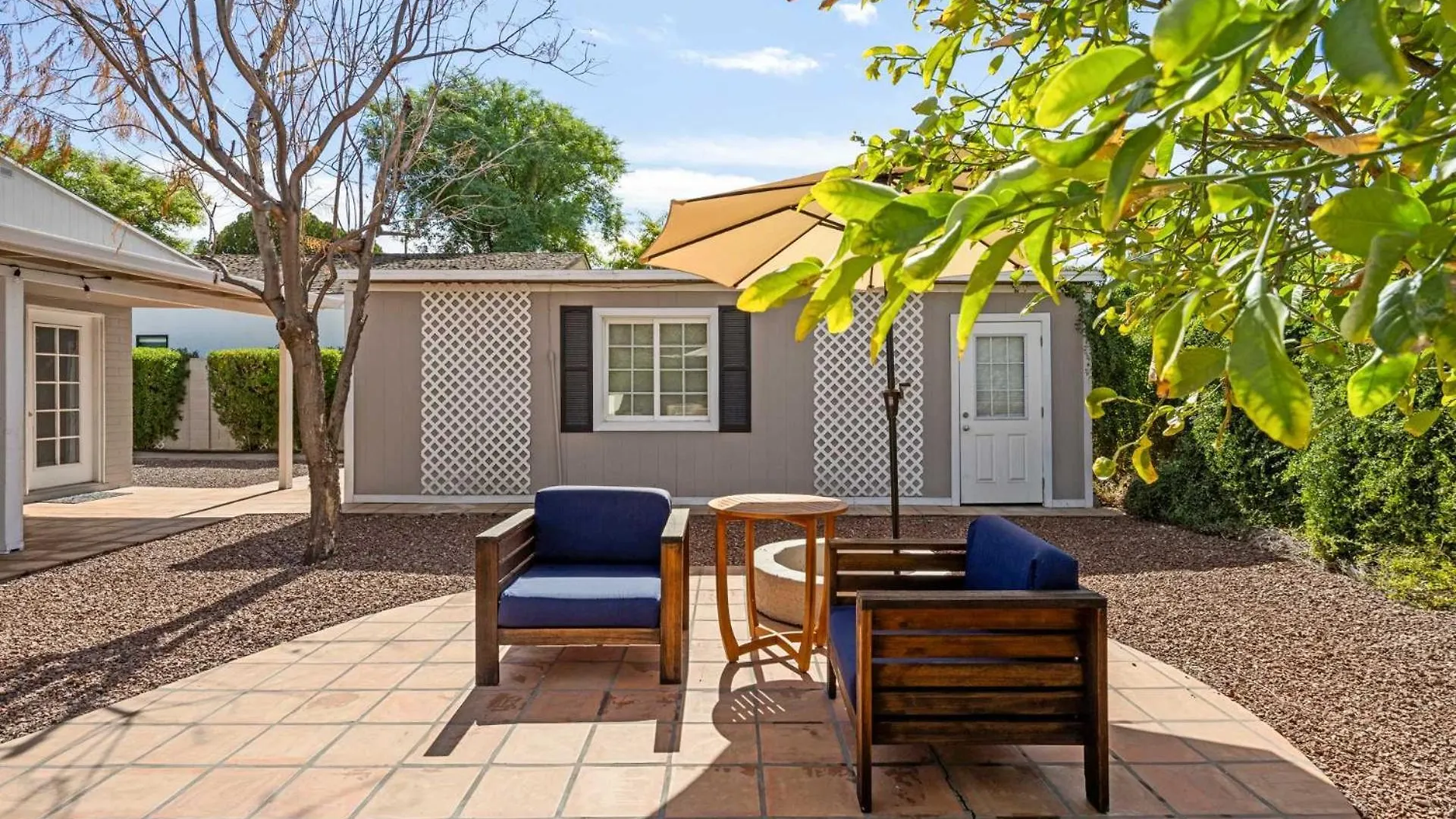 Royal Modern -Stylish Home with Casita and Grille Phoenix Holiday home