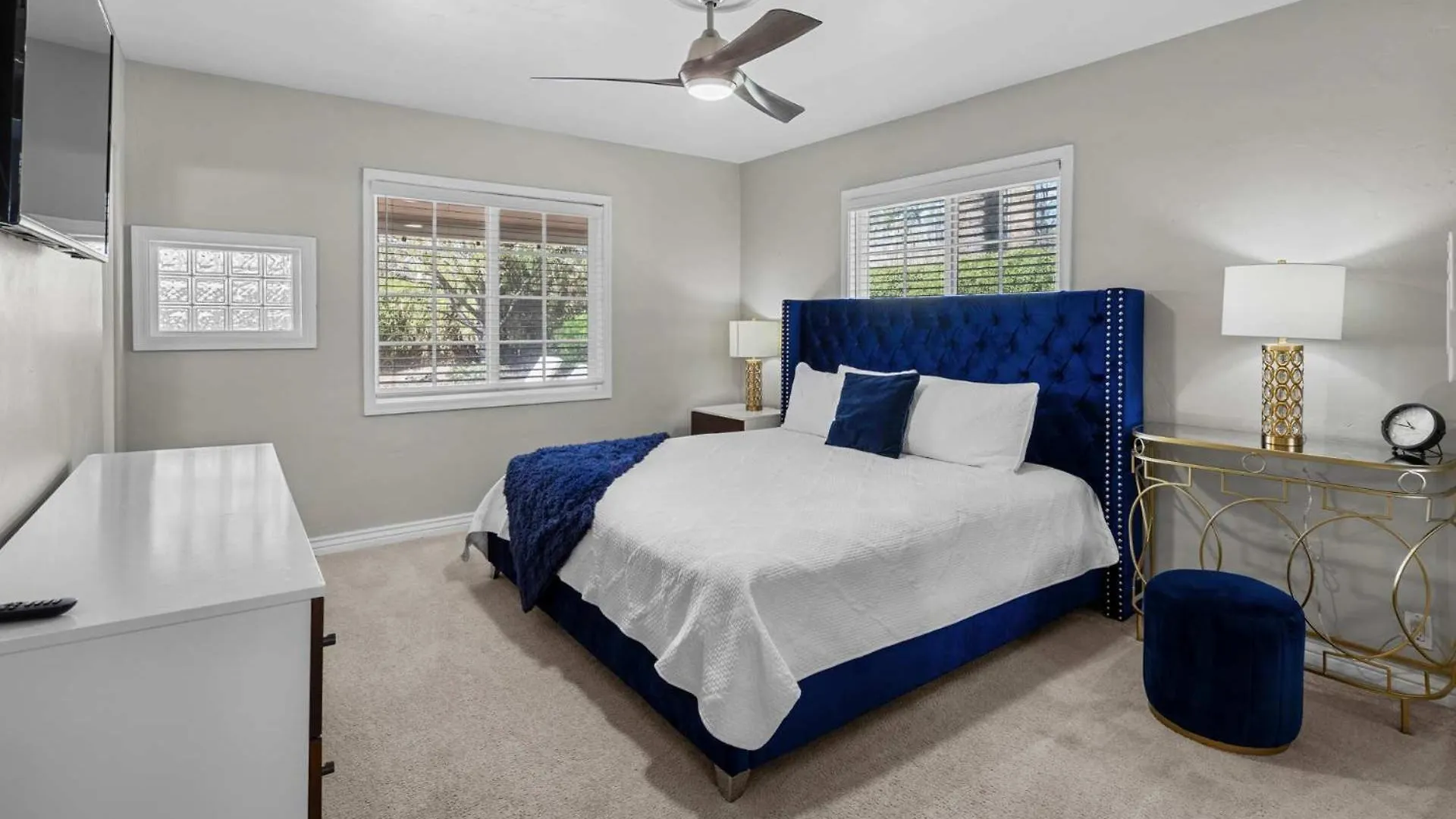 Royal Modern -Stylish Home with Casita and Grille Phoenix United States