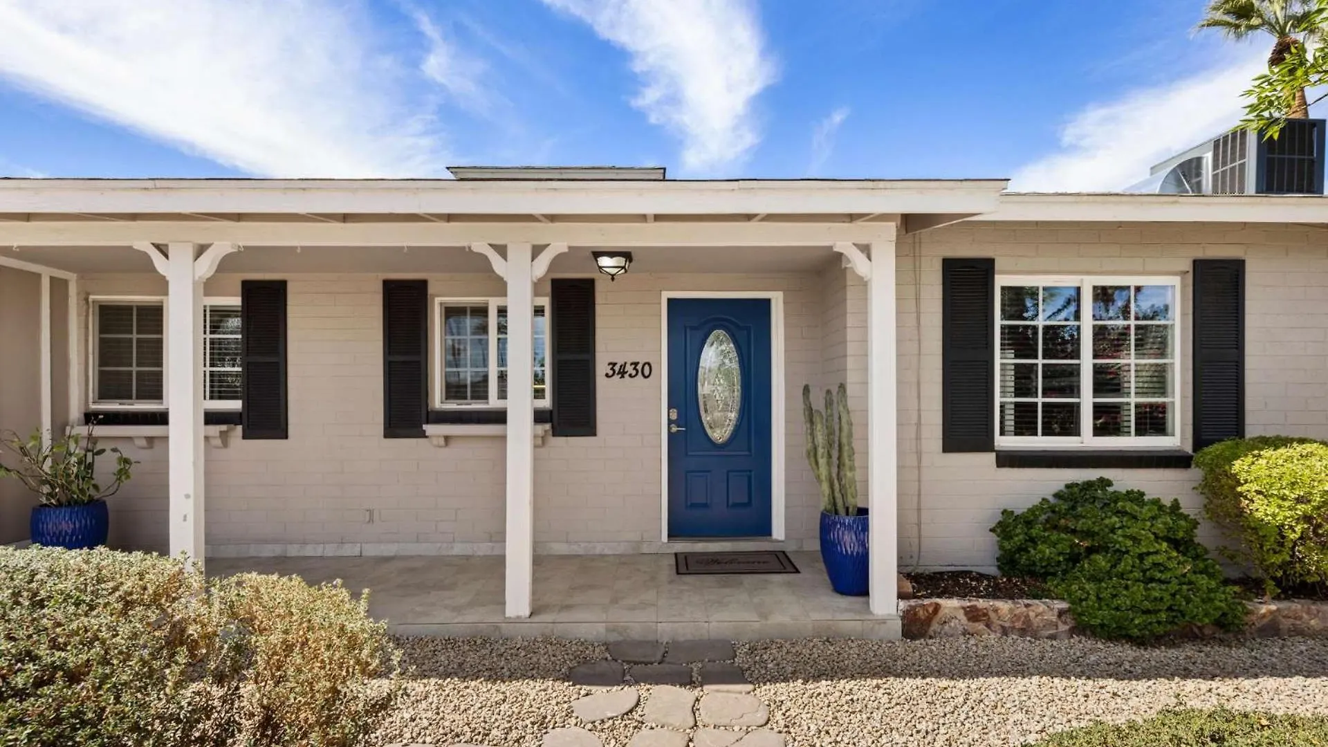 Royal Modern -Stylish Home with Casita and Grille Phoenix